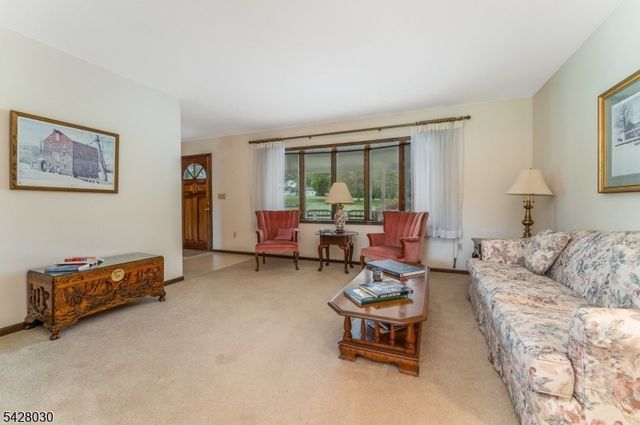 2 Michael Ln, East Amwell Twp., NJ 08551