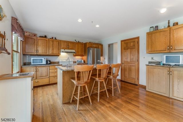 2 Michael Ln, East Amwell Twp., NJ 08551