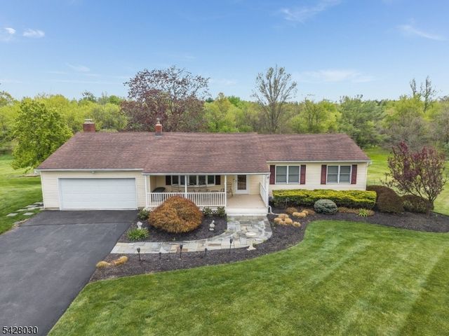 2 Michael Ln, East Amwell Twp., NJ 08551