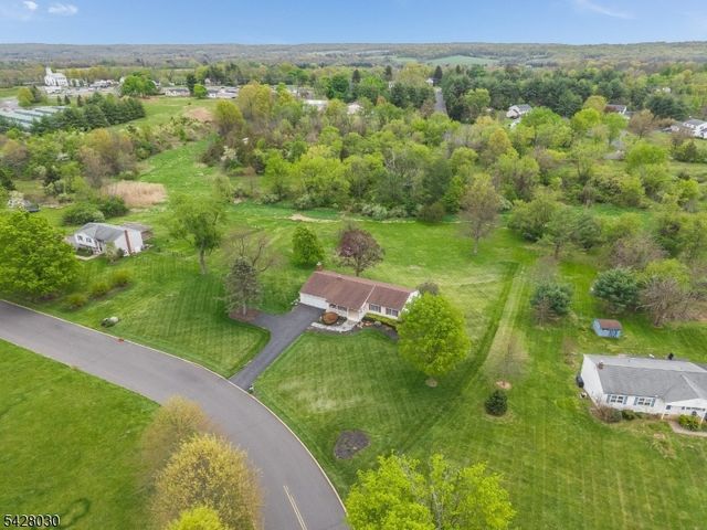 2 Michael Ln, East Amwell Twp., NJ 08551