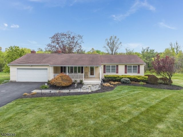 2 Michael Ln, East Amwell Twp., NJ 08551