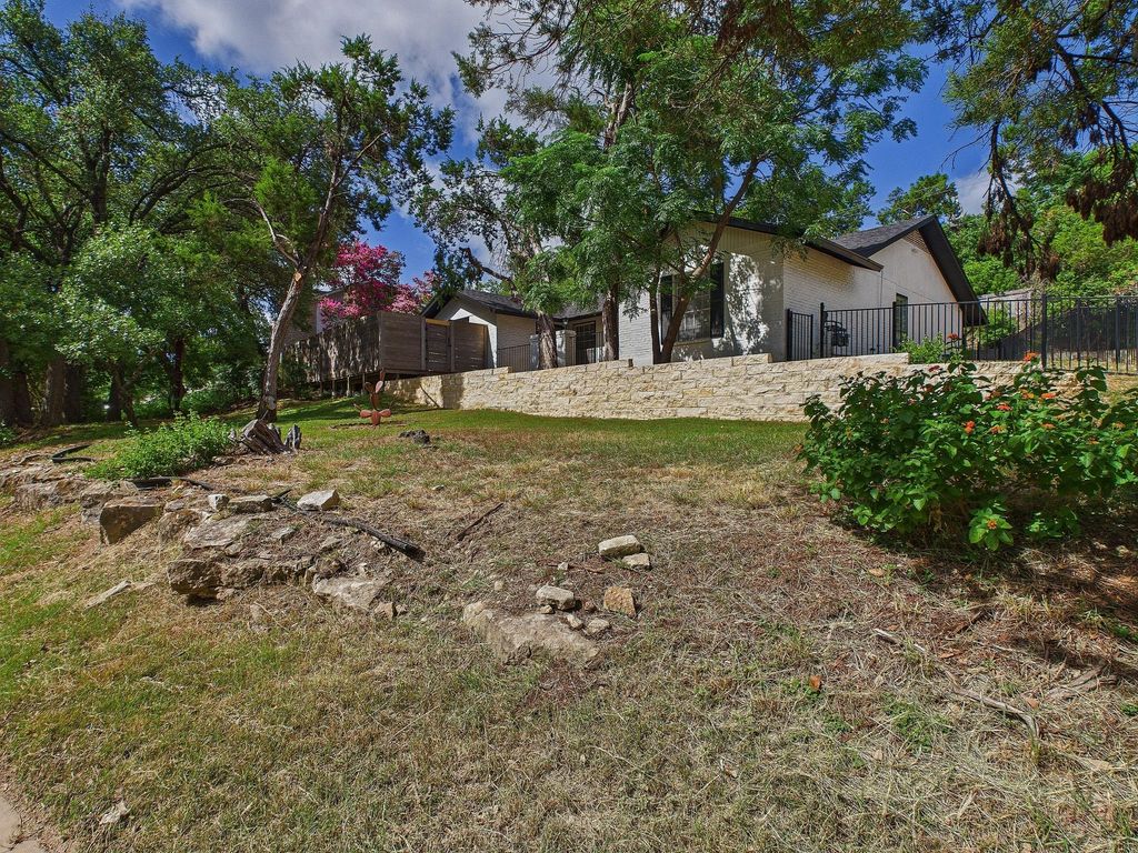 6108 Shadow Valley DR A & B, Austin, TX 78731