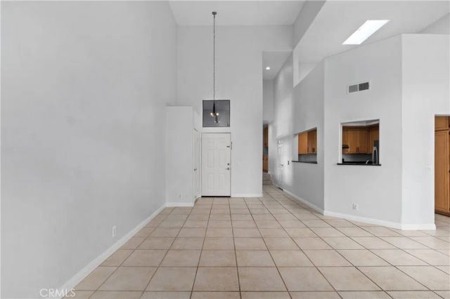 8211 Mainsail Drive 202, Huntington Beach, CA 92646