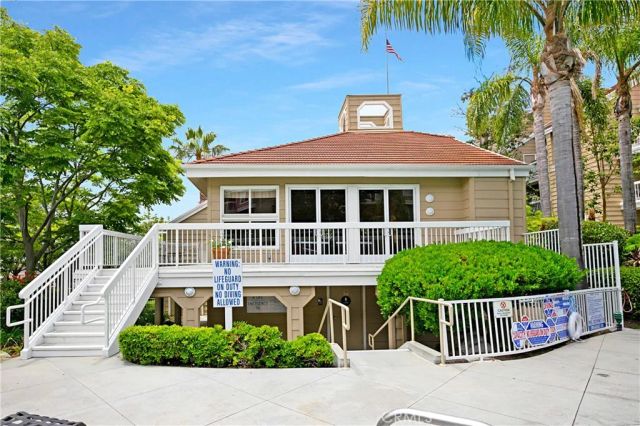 8211 Mainsail Drive 202, Huntington Beach, CA 92646