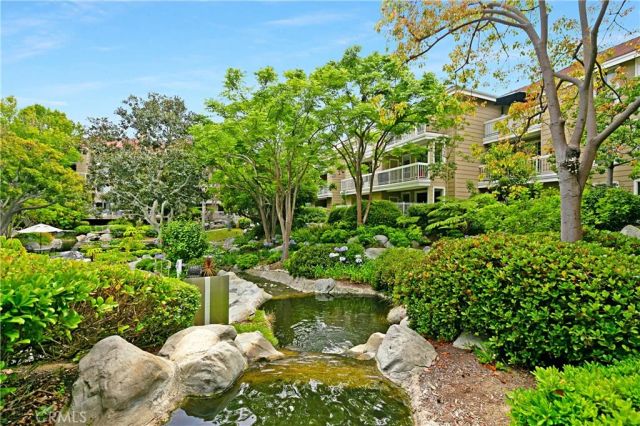 8211 Mainsail Drive 202, Huntington Beach, CA 92646