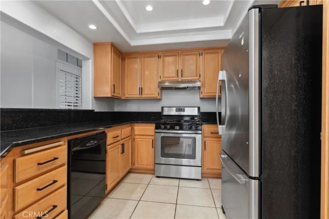 8211 Mainsail Drive 202, Huntington Beach, CA 92646