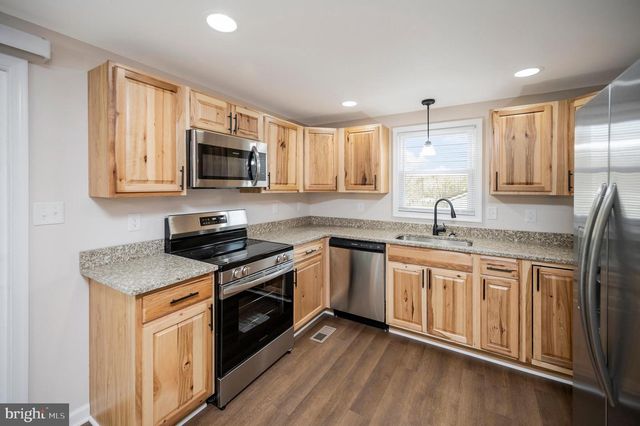 5200 HAMS FORD RD, Woodford, VA 22580