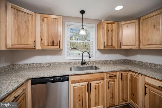 5200 HAMS FORD RD, Woodford, VA 22580