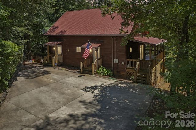 61 Misty Hill Lane, Franklin, NC 28734