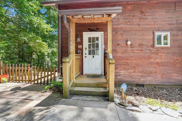 61 Misty Hill Lane, Franklin, NC 28734