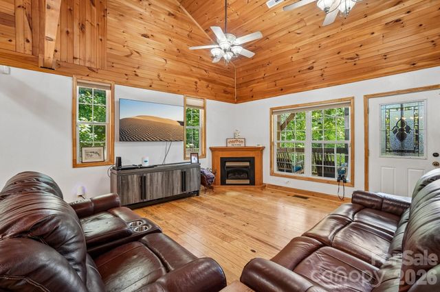 61 Misty Hill Lane, Franklin, NC 28734