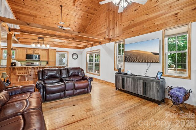61 Misty Hill Lane, Franklin, NC 28734