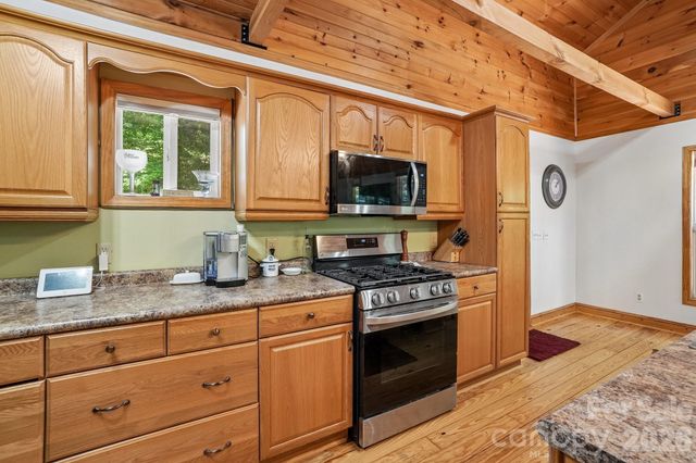 61 Misty Hill Lane, Franklin, NC 28734