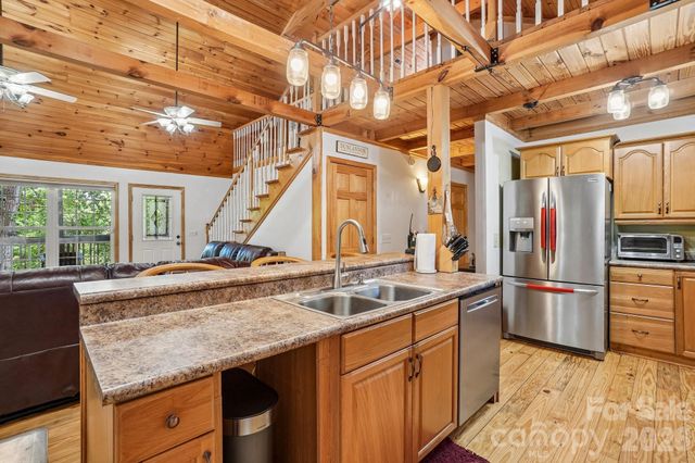61 Misty Hill Lane, Franklin, NC 28734