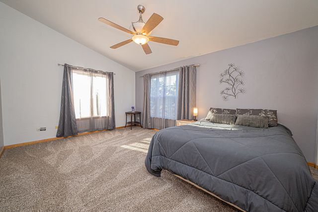 517 Silver Leaf Drive 517, Joliet, IL 60431