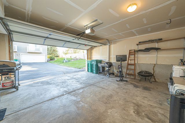 517 Silver Leaf Drive 517, Joliet, IL 60431