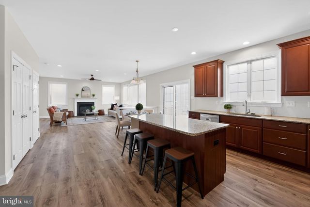 208 LIBERTY CIR, East Fallowfield Township, PA 19320