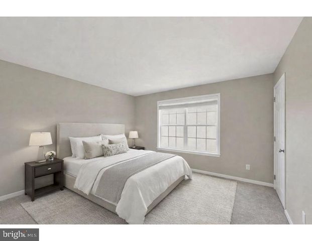 208 LIBERTY CIR, East Fallowfield Township, PA 19320