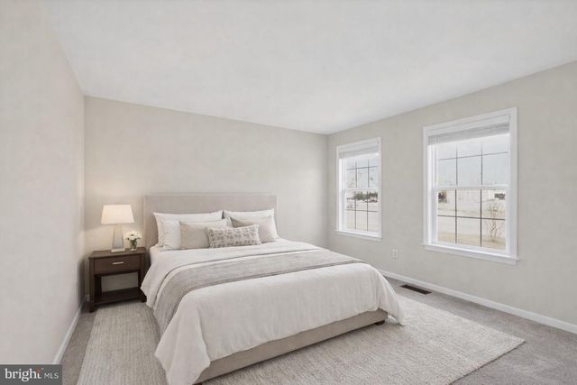 208 LIBERTY CIR, East Fallowfield Township, PA 19320