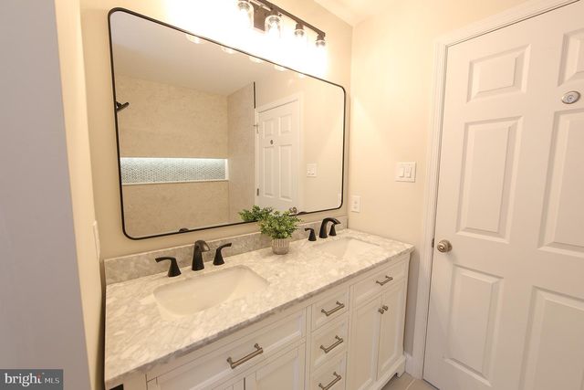 208 LIBERTY CIR, East Fallowfield Township, PA 19320