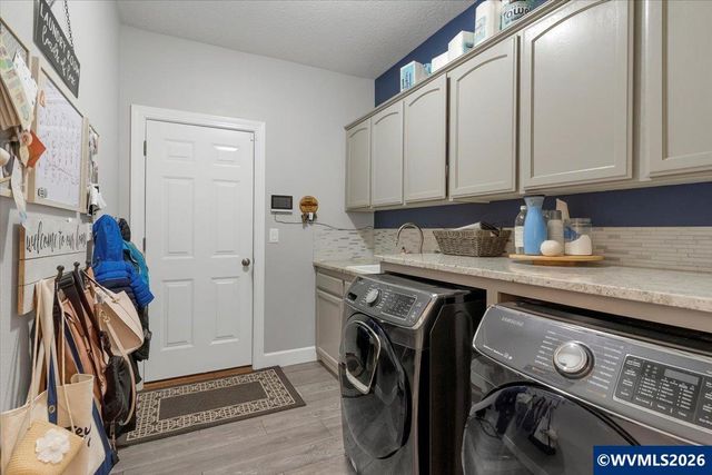 4985 Ward Dr NE, Salem, OR 97305