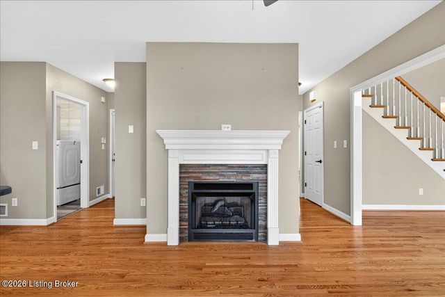 7911 Princess Wood Ct, Louisville, KY 40214