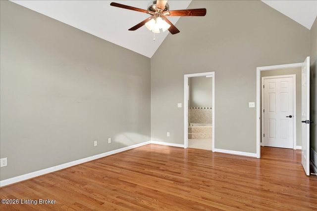 7911 Princess Wood Ct, Louisville, KY 40214