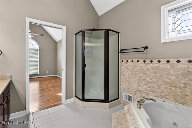 7911 Princess Wood Ct, Louisville, KY 40214