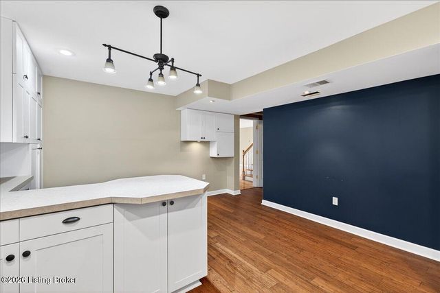 7911 Princess Wood Ct, Louisville, KY 40214