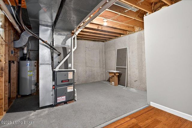 7911 Princess Wood Ct, Louisville, KY 40214