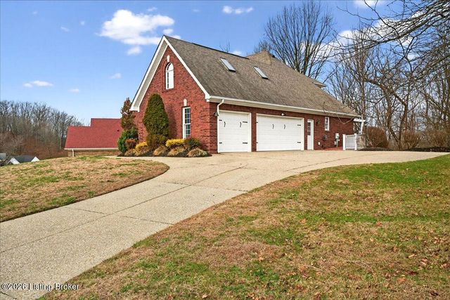 7911 Princess Wood Ct, Louisville, KY 40214