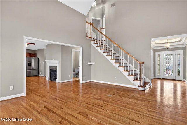 7911 Princess Wood Ct, Louisville, KY 40214