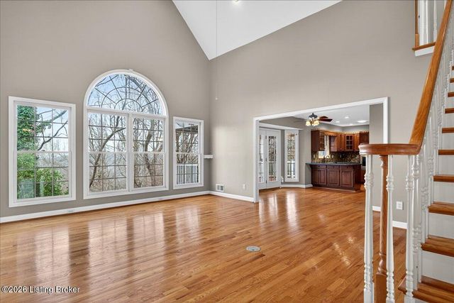 7911 Princess Wood Ct, Louisville, KY 40214