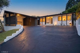 5631 Park Oak Place, Los Angeles, CA 90068