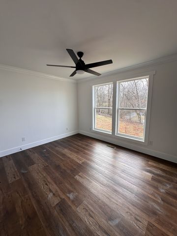 215 W End Ave, Mcminnville, TN 37110