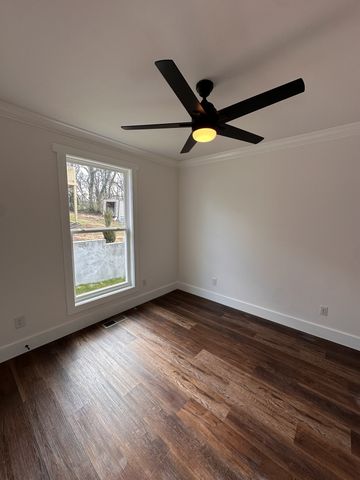 215 W End Ave, Mcminnville, TN 37110