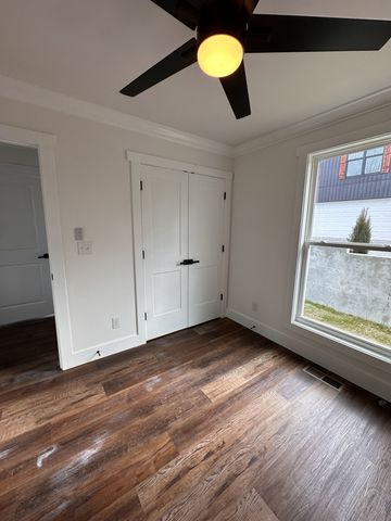 215 W End Ave, Mcminnville, TN 37110