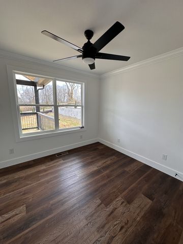 215 W End Ave, Mcminnville, TN 37110