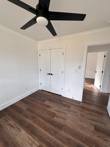 215 W End Ave, Mcminnville, TN 37110