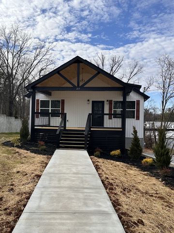 215 W End Ave, Mcminnville, TN 37110