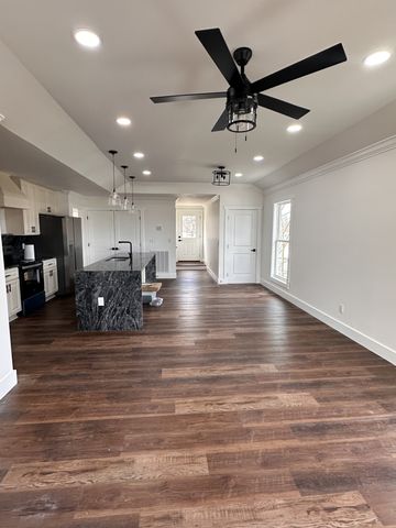 215 W End Ave, Mcminnville, TN 37110