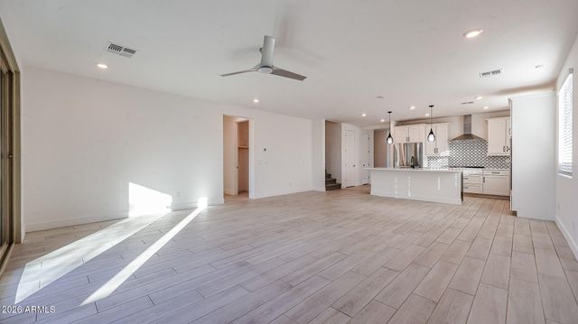 11663 W LUXTON Lane, Avondale, AZ 85323