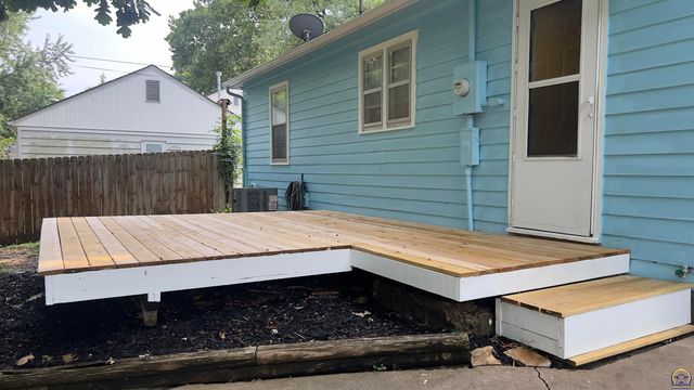 912 SW Frazier AVE, Topeka, KS 66606