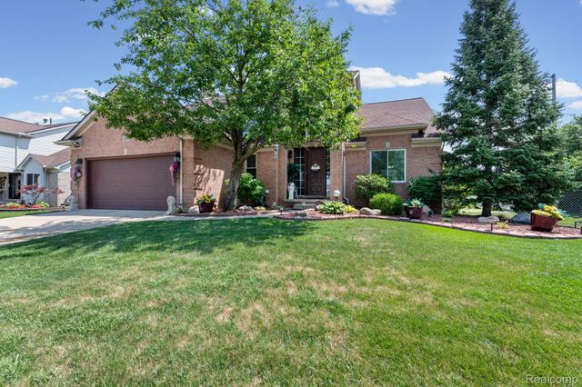 24909 Foxmoor Boulevard, Woodhaven, MI 48183