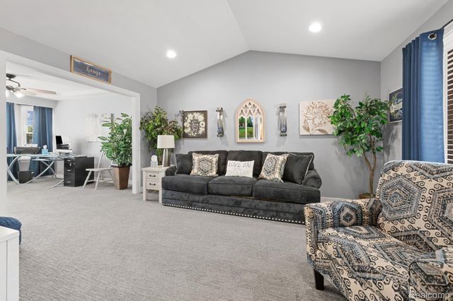 24909 Foxmoor Boulevard, Woodhaven, MI 48183