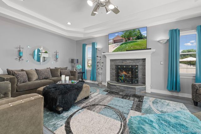 24909 Foxmoor Boulevard, Woodhaven, MI 48183