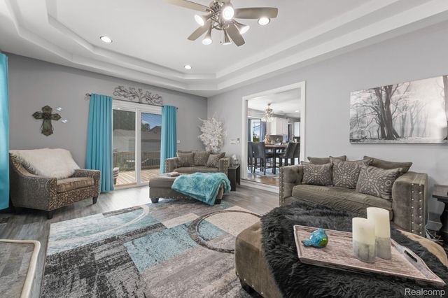24909 Foxmoor Boulevard, Woodhaven, MI 48183