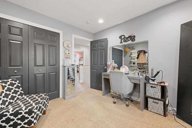 24909 Foxmoor Boulevard, Woodhaven, MI 48183