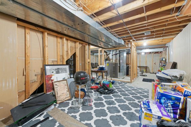 24909 Foxmoor Boulevard, Woodhaven, MI 48183