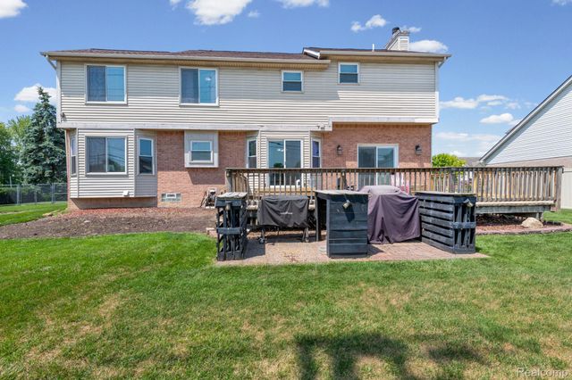 24909 Foxmoor Boulevard, Woodhaven, MI 48183